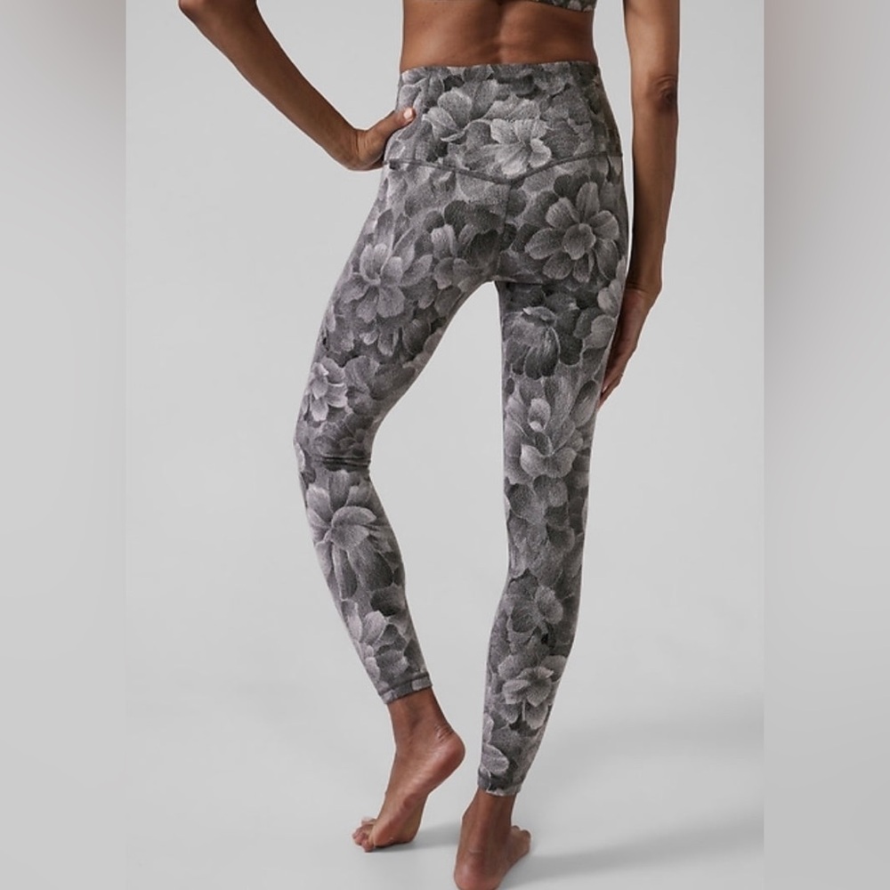 ATHLETA Elation Textured Tight, Bland and White Flora - Picture 2 of 7